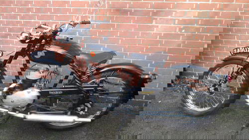 Coronation Street star gives away classic bike to key-workers